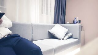 【赵总寻花】北京极品大妞说时间不够只能聊会天就走，结果半推半就还是给上了，把妹子逼都操疼了